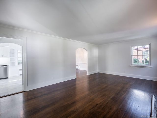 109 Chase Road, Manhasset, NY 11030