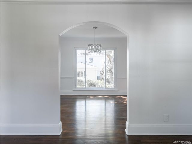 109 Chase Road, Manhasset, NY 11030