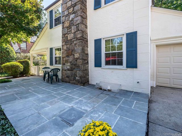 109 Chase Road, Manhasset, NY 11030