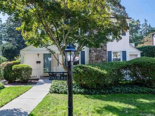 109 Chase Road, Manhasset, NY 11030