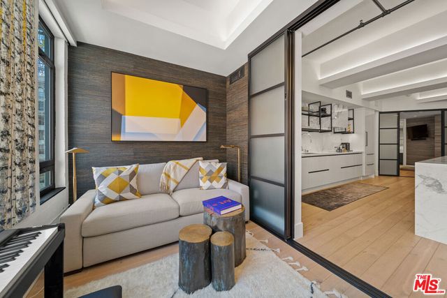 849 S Broadway 812, Los Angeles, CA 90014