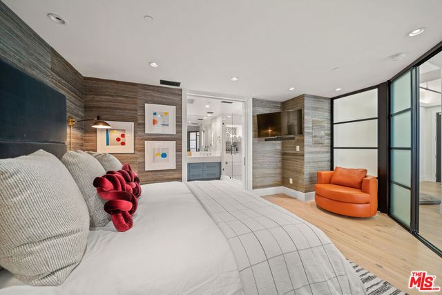 849 S Broadway 812, Los Angeles, CA 90014