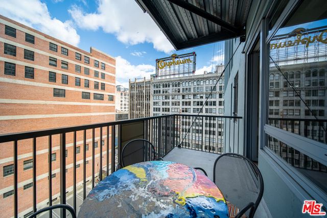 849 S Broadway 812, Los Angeles, CA 90014