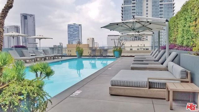 849 S Broadway 812, Los Angeles, CA 90014