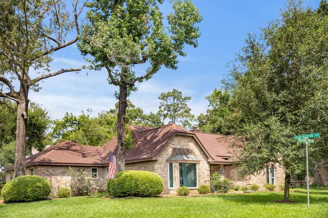 4334 Hill Forest Drive, Houston, TX 77345