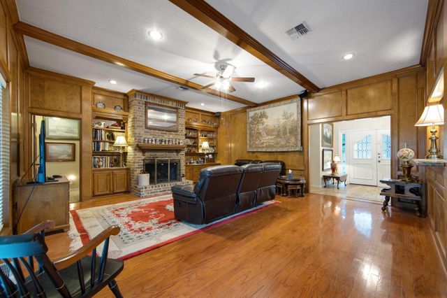 4334 Hill Forest Drive, Houston, TX 77345