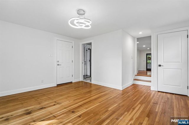 91 Birchwood Road, Glen Rock, NJ 07452