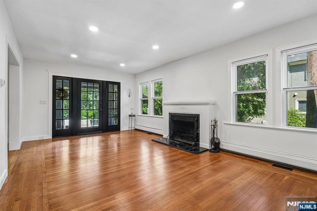 91 Birchwood Road, Glen Rock, NJ 07452