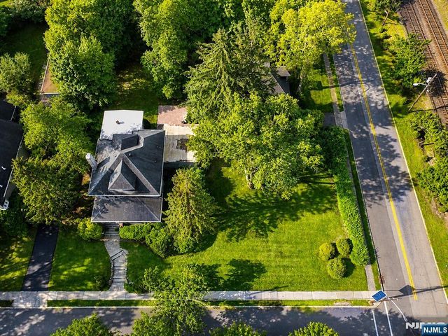91 Birchwood Road, Glen Rock, NJ 07452