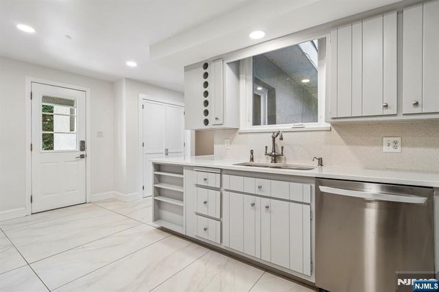 91 Birchwood Road, Glen Rock, NJ 07452