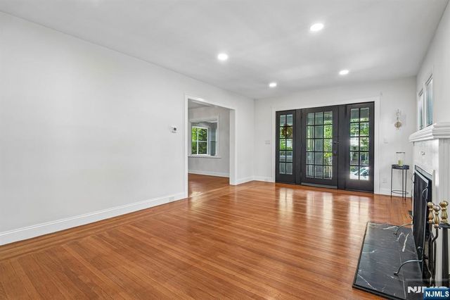 91 Birchwood Road, Glen Rock, NJ 07452