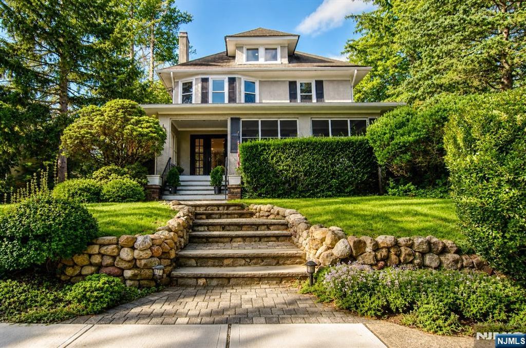 91 Birchwood Road, Glen Rock, NJ 07452