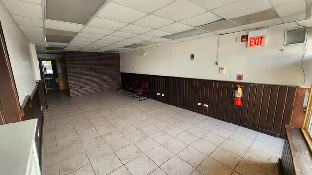 5616 W 79th Street, Burbank, IL 60459