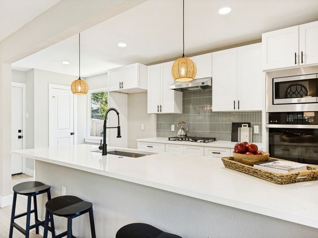 9410 Creel Creek Drive, Dallas, TX 75228