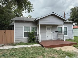 1315 S Olive St, San Antonio, TX 78210