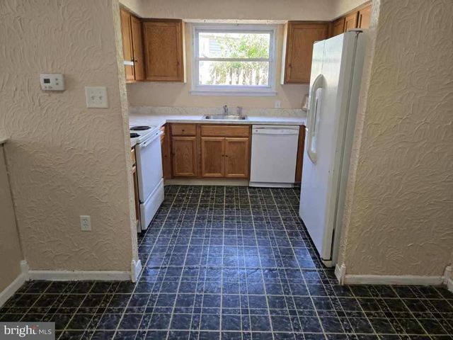 21 ALDEBERAN DR, Blackwood, NJ 08012