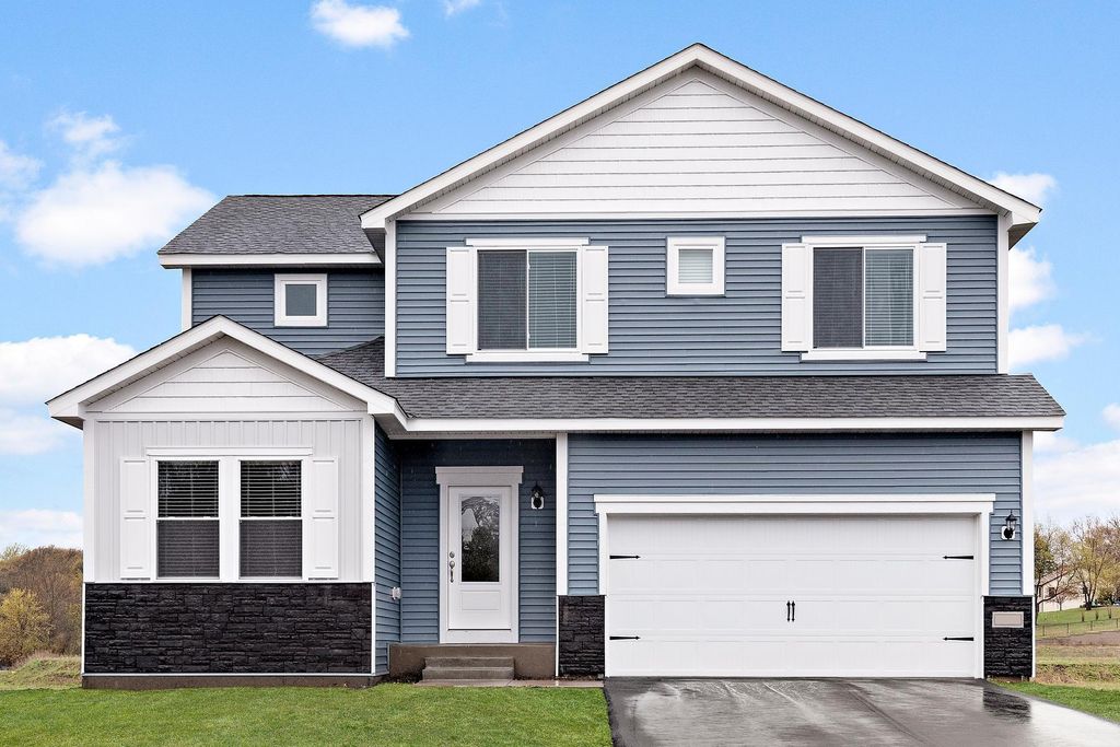 709 Spruce Street N, Cambridge, MN 55008