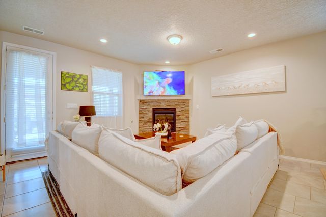 2009 Hubbard Street SE, Albuquerque, NM 87123