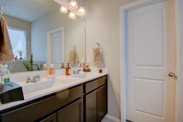 2009 Hubbard Street SE, Albuquerque, NM 87123
