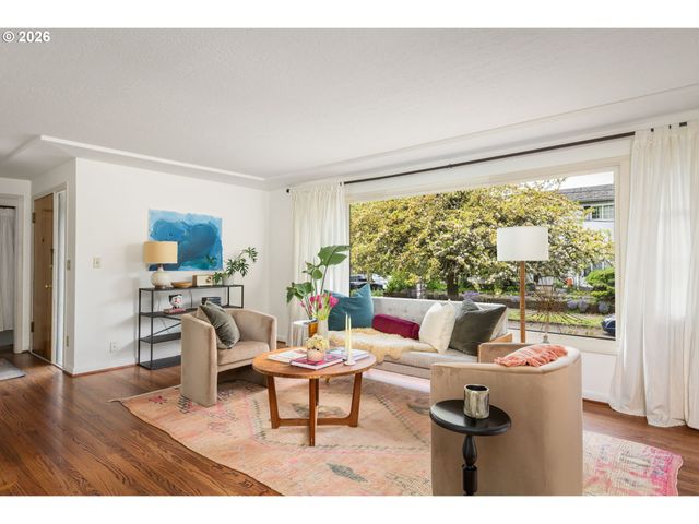 626 Se 42ND Ave, Portland, OR 97215