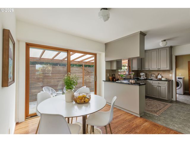 626 Se 42ND Ave, Portland, OR 97215