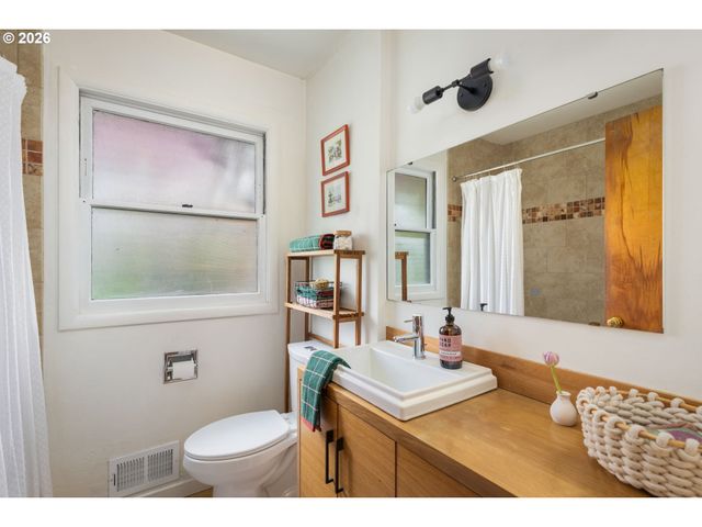 626 Se 42ND Ave, Portland, OR 97215