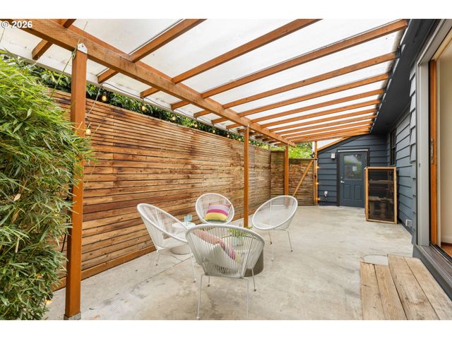 626 Se 42ND Ave, Portland, OR 97215