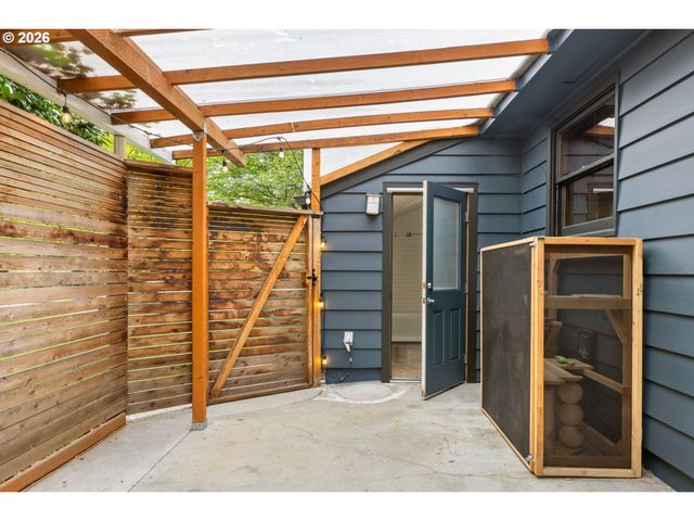 626 Se 42ND Ave, Portland, OR 97215