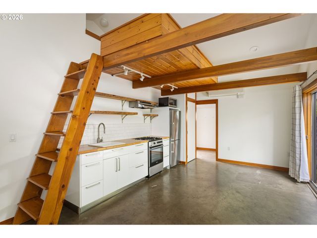 626 Se 42ND Ave, Portland, OR 97215