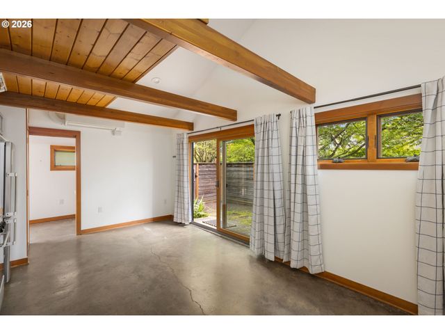 626 Se 42ND Ave, Portland, OR 97215