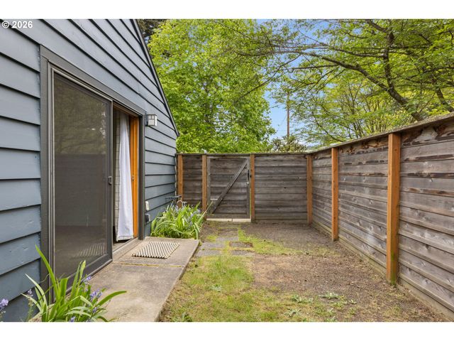 626 Se 42ND Ave, Portland, OR 97215