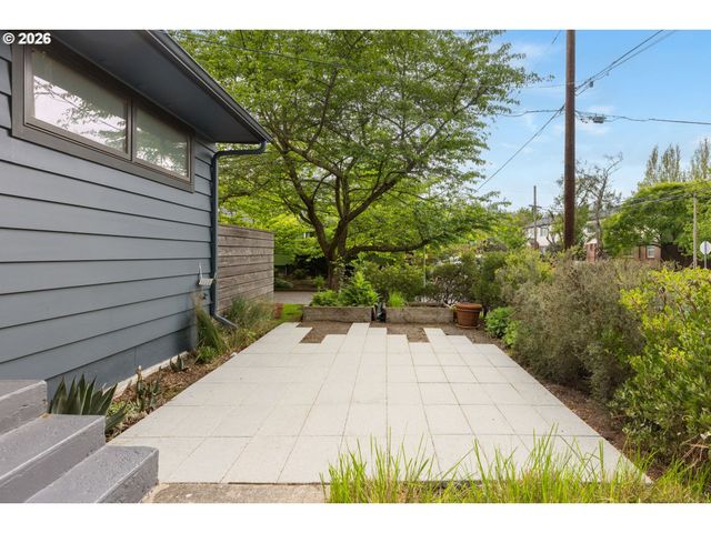 626 Se 42ND Ave, Portland, OR 97215
