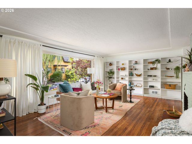 626 Se 42ND Ave, Portland, OR 97215