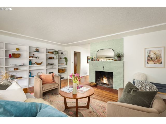 626 Se 42ND Ave, Portland, OR 97215