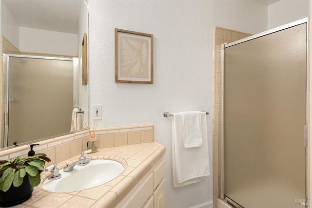 410 Tee Dr, Healdsburg, CA 95448