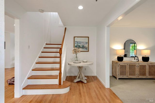410 Tee Dr, Healdsburg, CA 95448
