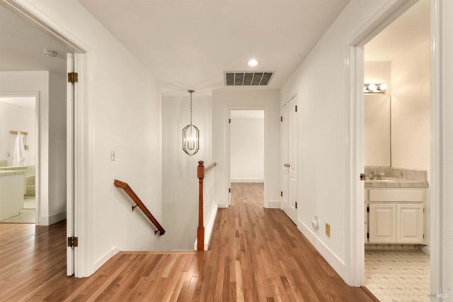 410 Tee Dr, Healdsburg, CA 95448