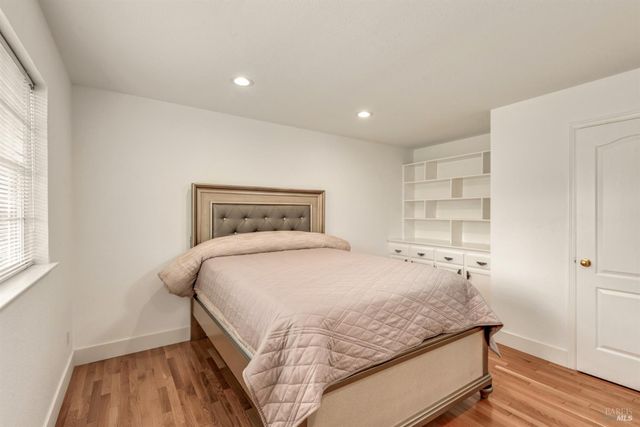 410 Tee Dr, Healdsburg, CA 95448