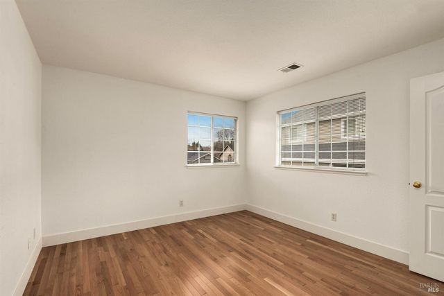 410 Tee Dr, Healdsburg, CA 95448