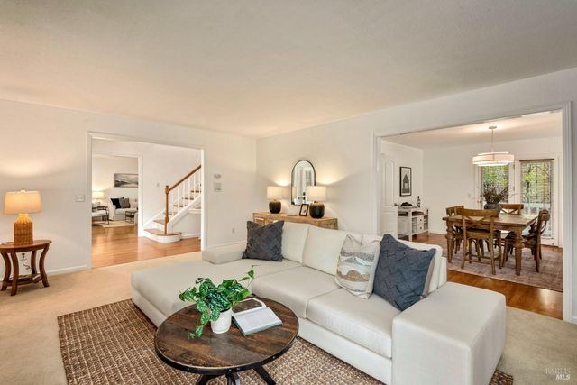 410 Tee Dr, Healdsburg, CA 95448