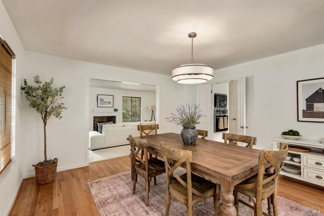 410 Tee Dr, Healdsburg, CA 95448