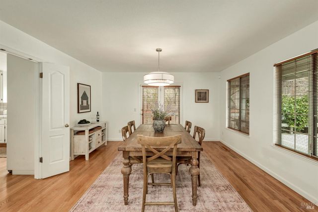 410 Tee Dr, Healdsburg, CA 95448