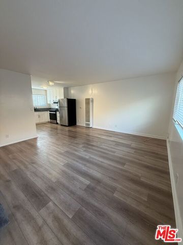 6544 S Victoria Avenue, Los Angeles, CA 90043