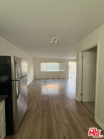 6544 S Victoria Avenue, Los Angeles, CA 90043