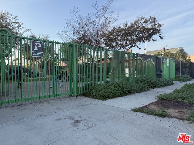 6544 S Victoria Avenue, Los Angeles, CA 90043