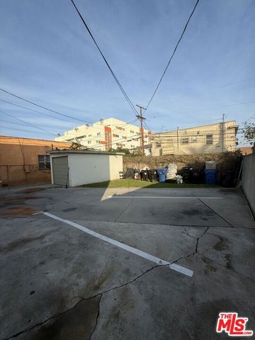 6544 S Victoria Avenue, Los Angeles, CA 90043