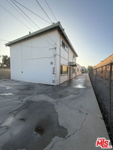 6544 S Victoria Avenue, Los Angeles, CA 90043