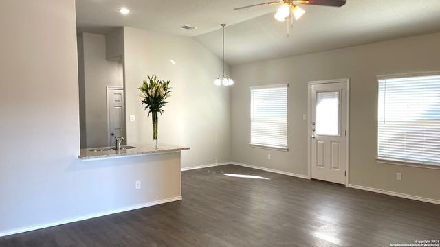 412-414 Emma Dr, New Braunfels, TX 78130