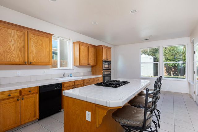 2681 Wrenwood Avenue, Clovis, CA 93611