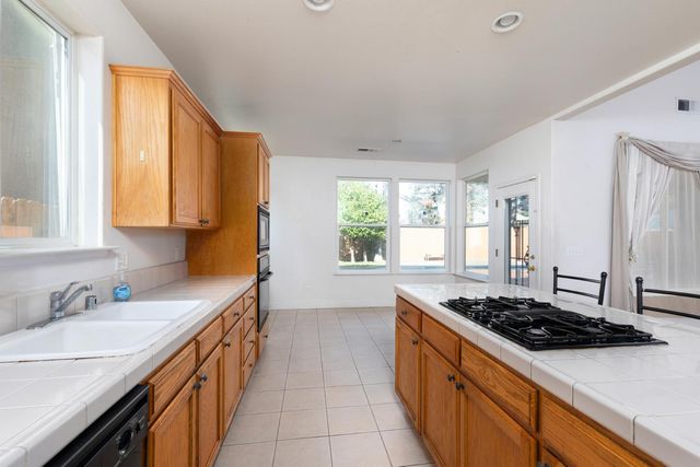 2681 Wrenwood Avenue, Clovis, CA 93611